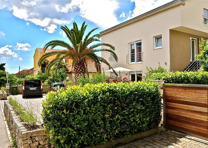 アパート Diana ザダル